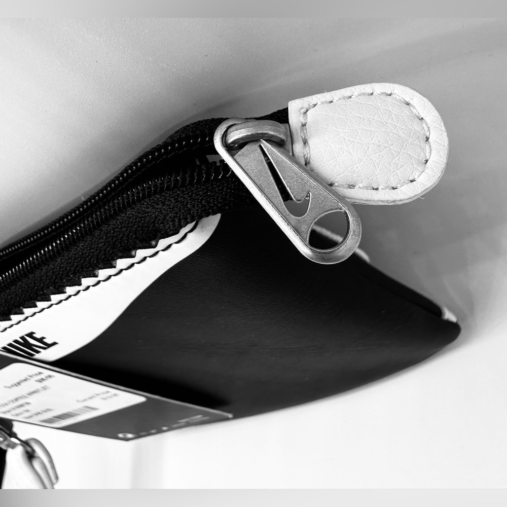 Nike Cortez Wristlet - Picture 5 of 6